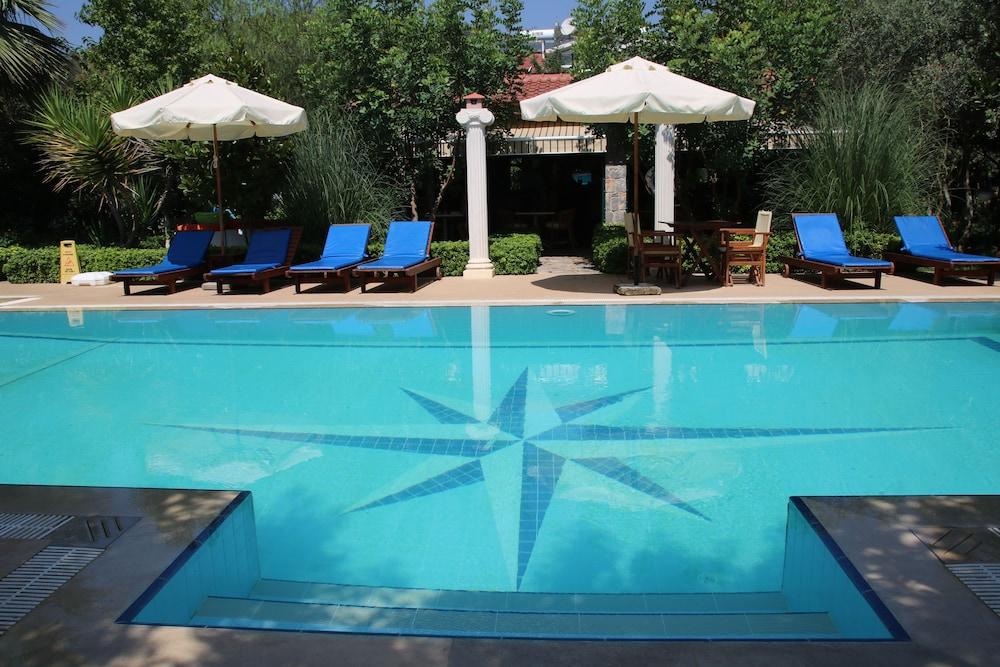Hotel Dalos 戈西克 外观 照片